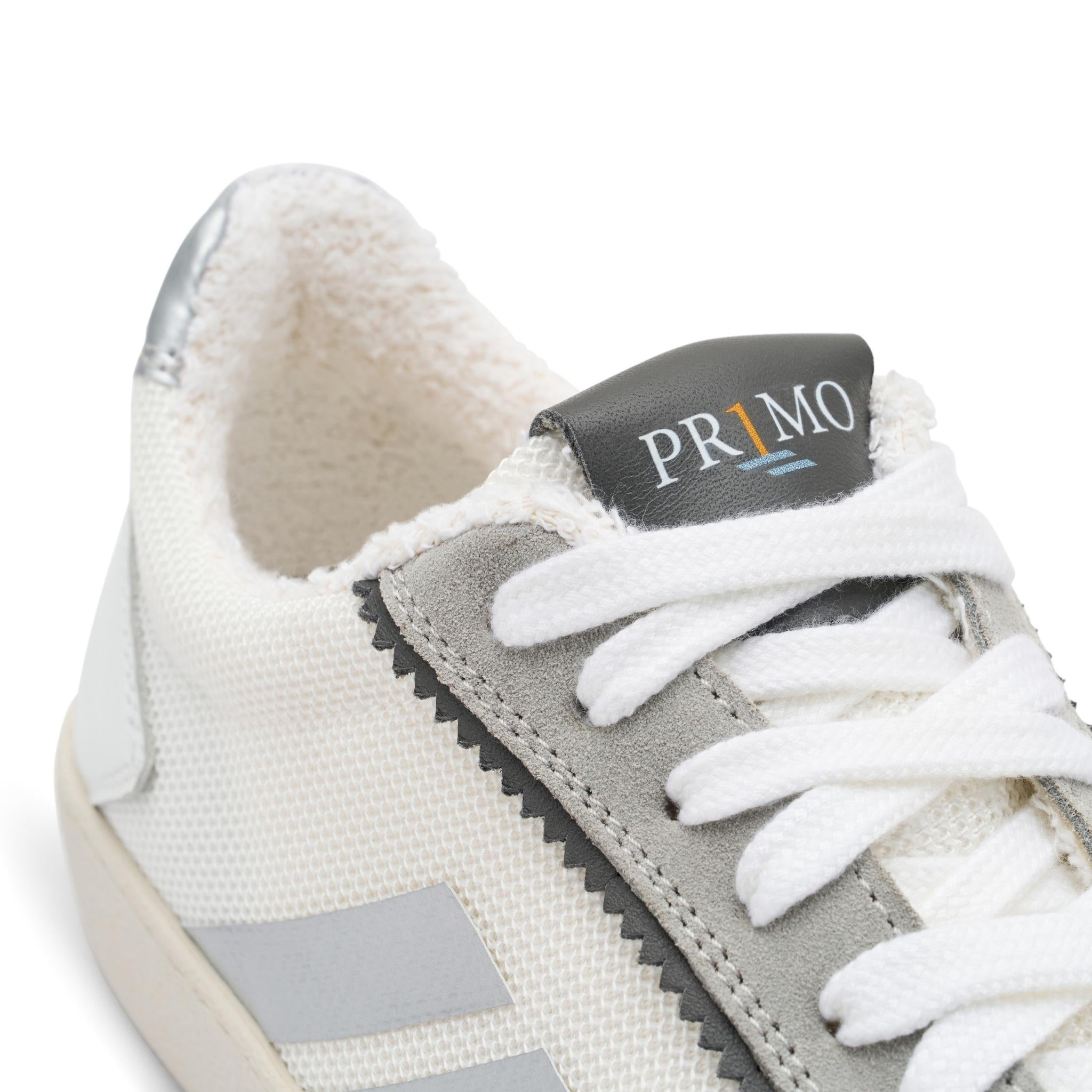 Ground™ Sneakers Silver